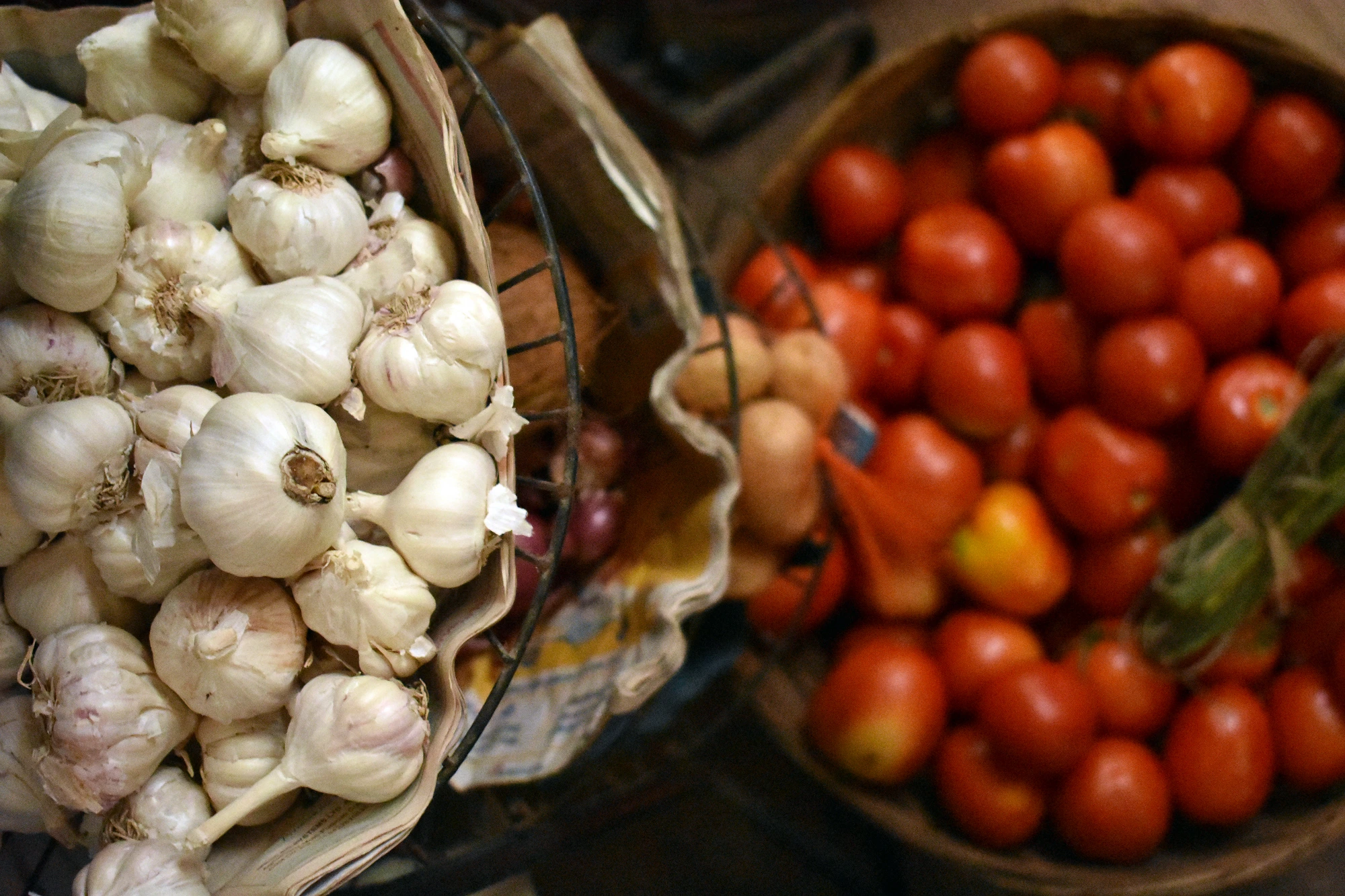 Garlic and tomatoes, straight to the kitchen