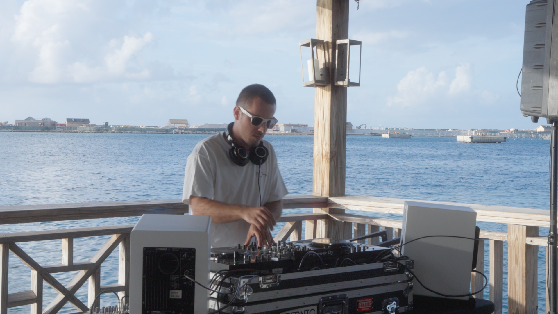TAO LUMIN performing by the water in Nassau