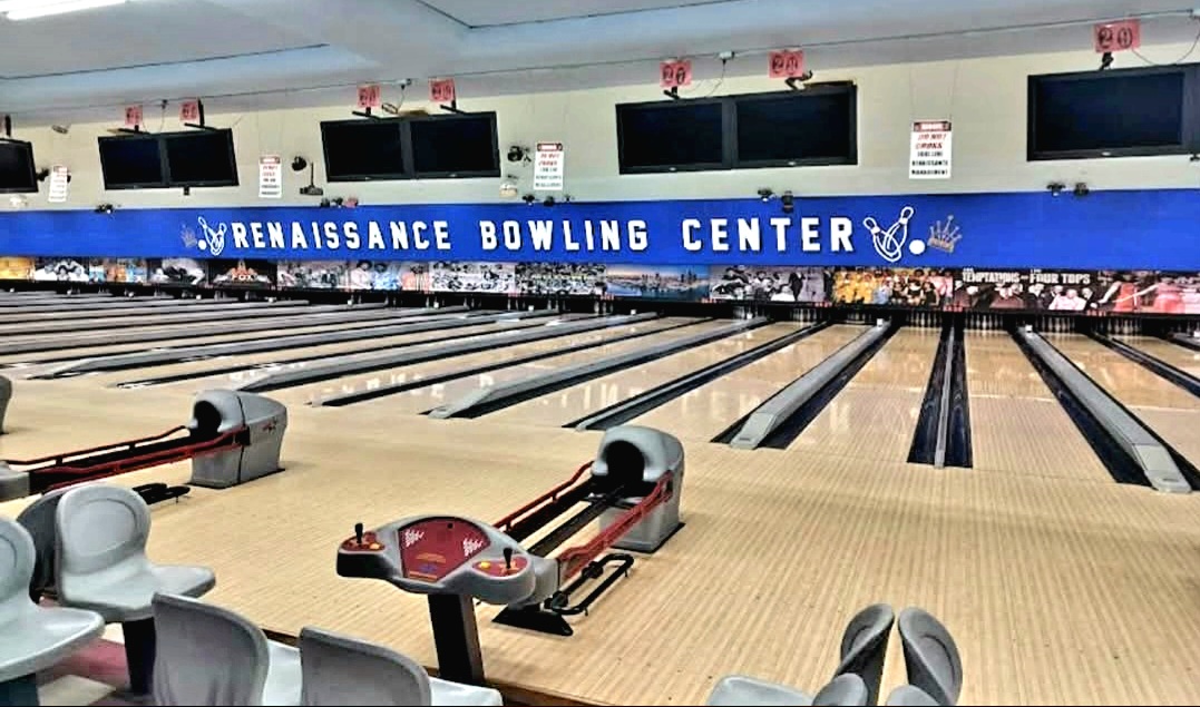 Renaissance Bowling Center — wide view of the lanes